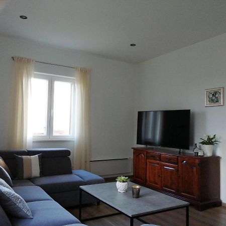 Apartments Jelka Постира Экстерьер фото
