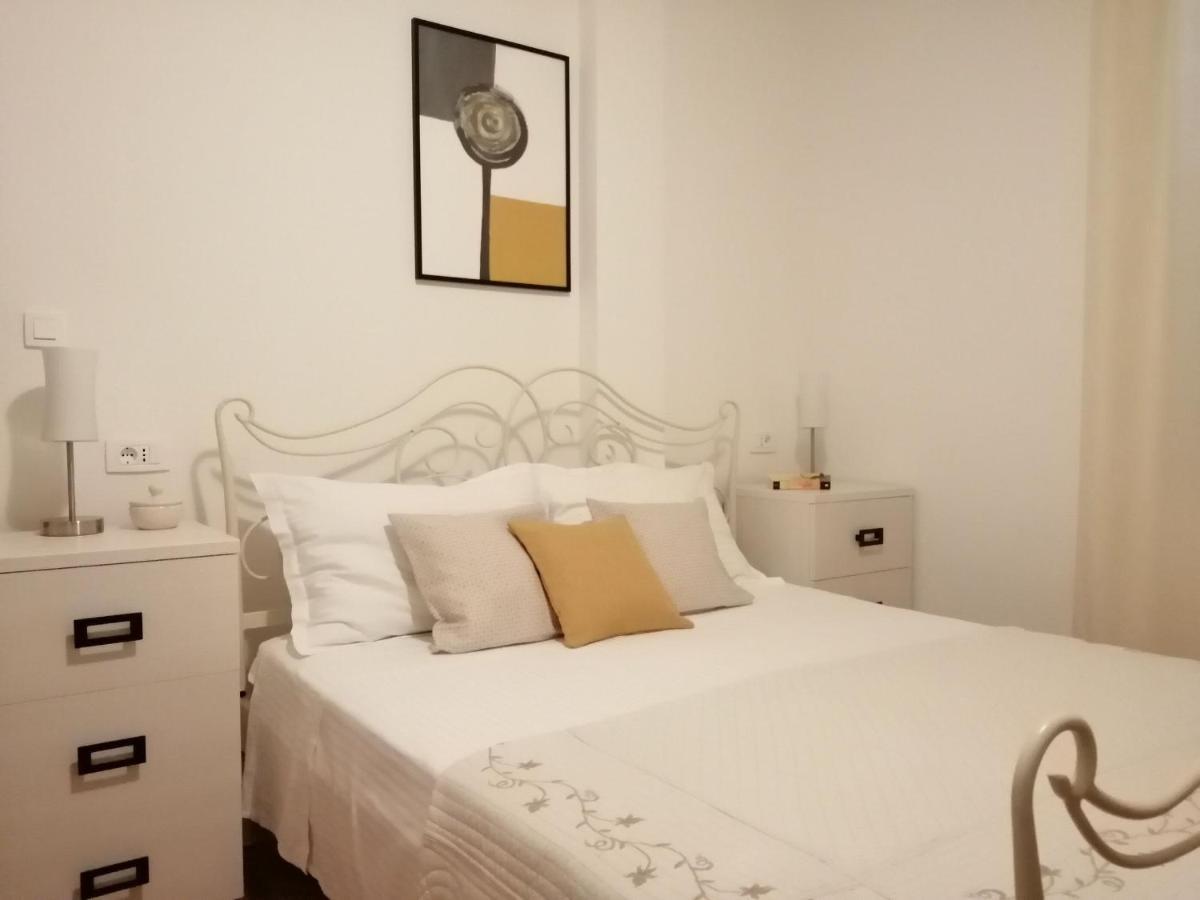 Apartments Jelka Постира Экстерьер фото